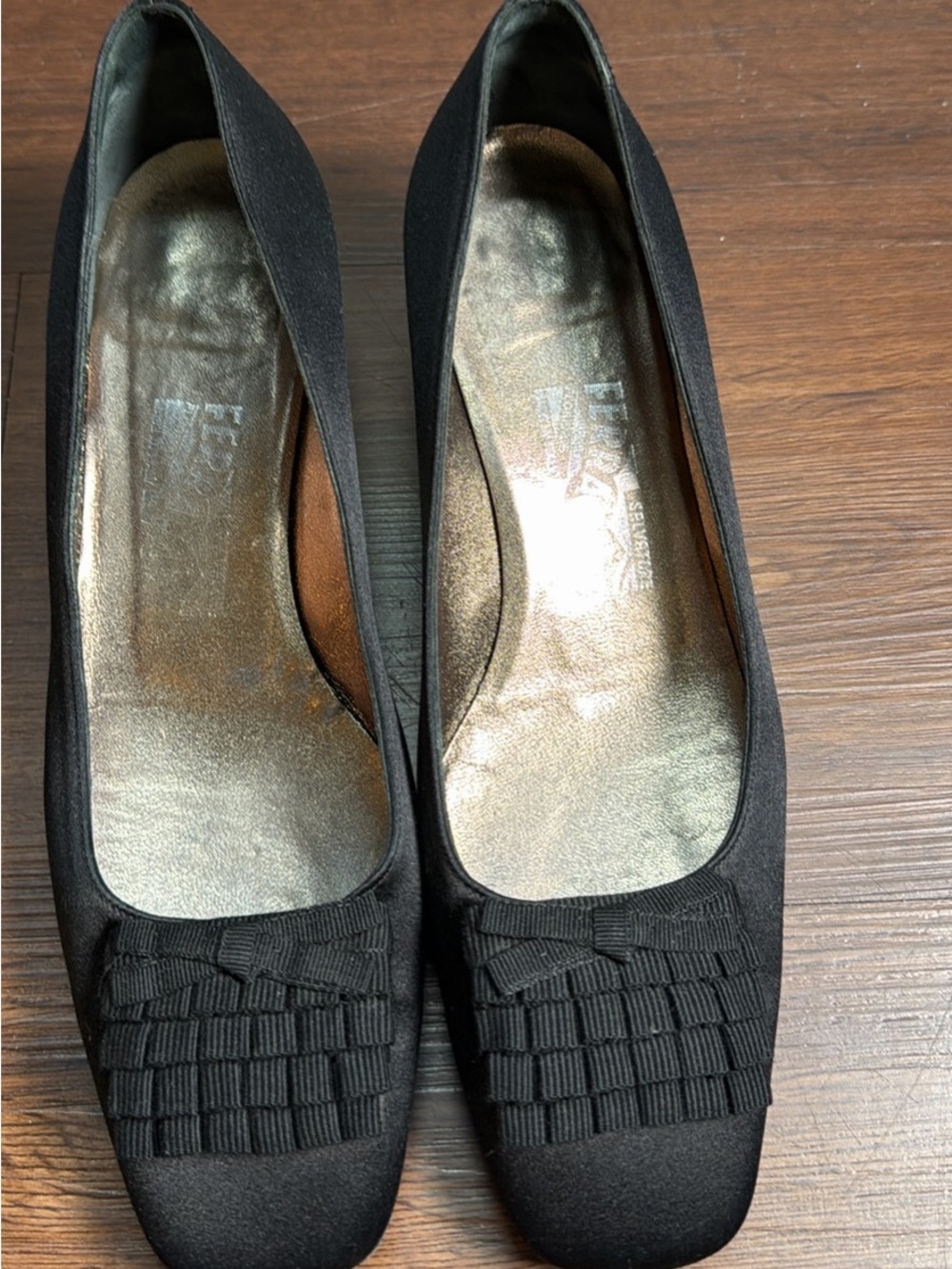 Vintage Salvatore Ferragamo Kitten Heels